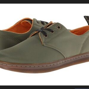 Dr. Martens Aldgate Chukka Boots in Olive